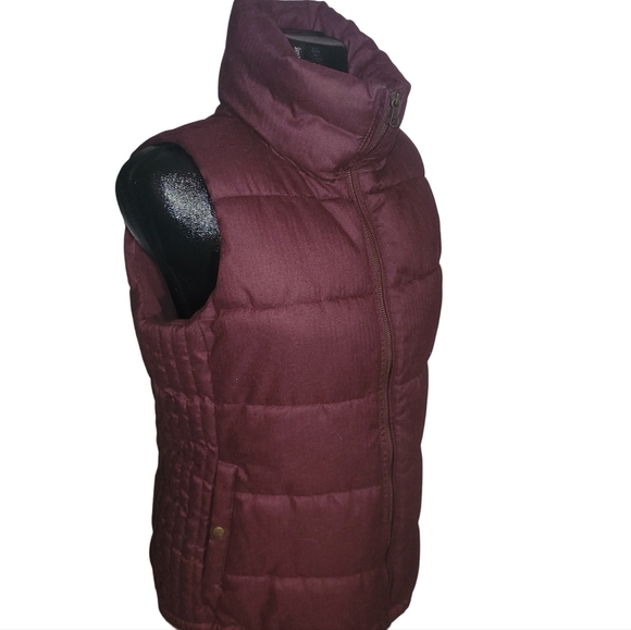 Old Navy Burgundy Puffer Vest M - Picture 2 of 6